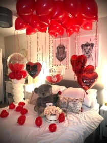 Full Works Valentine's Balloon Package